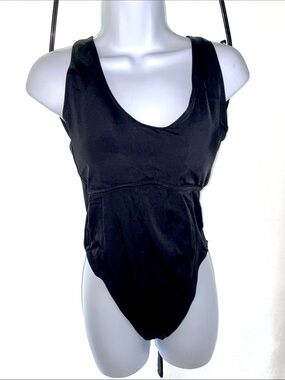 Women’s black EUC AUDEN bonded 1-piece bodysuit deep scoop neck smooth stretch